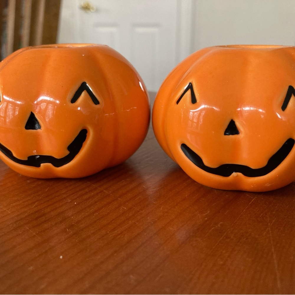 2 jack’o’lantern candle holders